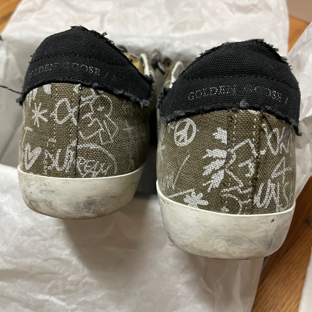 Golden Goose Khaki Sneakers with White Star - Picture 11 of 16